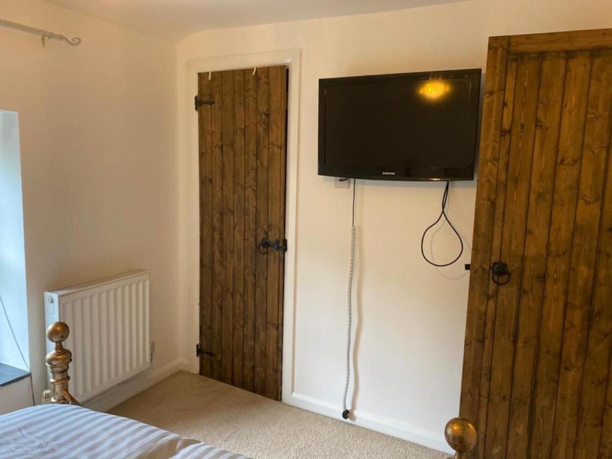 2-Bed Cottage In In Welsh Valley Nr Swansea Buitenkant foto